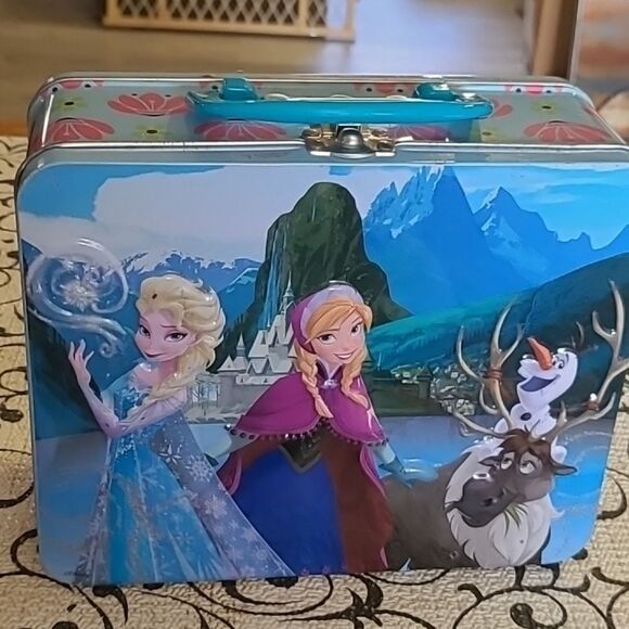Disney Metal Lunch Box - Picture 1 of 9